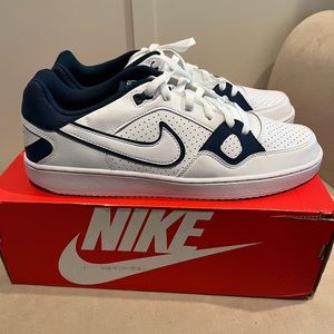 Men’s size 12.5 Nike Son of force
